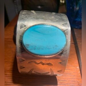 Vintage Unisex Native American Turquoise Cuff Bracelet 12.15 Grams